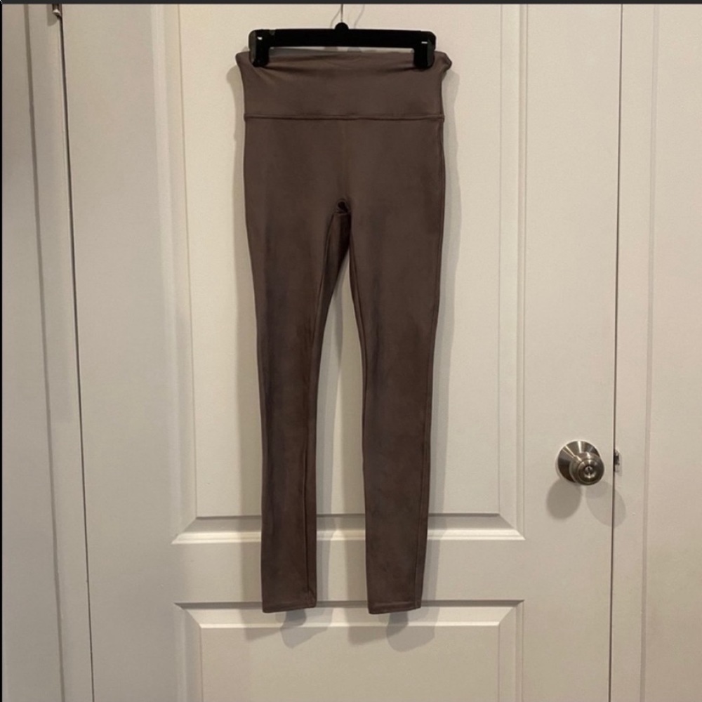 Spanx Faux Leather Leggings in Color Antique Rose - Picture 4 of 5